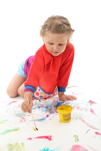 小女孩用画笔绘画 — 图库照片