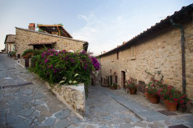 İtalyan kasabasında mimarlık, Castigliano Della Pescaia.