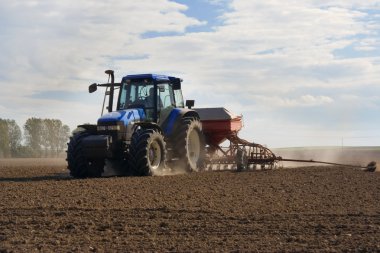 Ekim, traktör