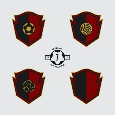 Futbol Rozeti ya da futbol takımı için Futbol Logosu Tasarımı. 3 stil futbol topunun amblem tasarımı ve düz dizaynlı bir kalkan. Futbol kulübü arması simgesi. Vektör İllüstrasyonu.