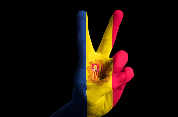 Andorra bayrağı iki parmak hareketi zafer ve winn için — Stok fotoğraf