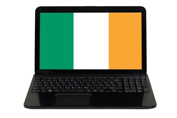 Портативний комп'ютер з Національний прапор Ірландії — стокове фото