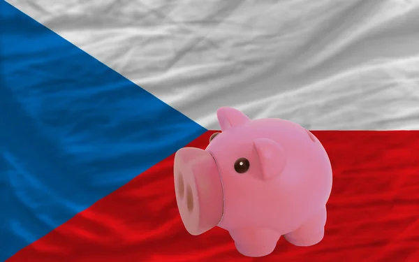 Prasátko bohaté banky a státní vlajky České — Stock fotografie