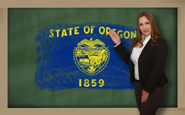 Bemutatás zászló oforegon a táblára a bemutató mar tanár — Stock Fotó