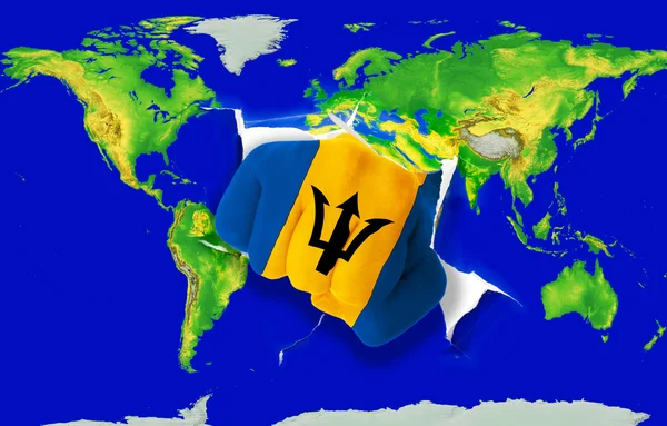 Puño en color bandera nacional de barbados perforando mapa del mundo — Foto de Stock
