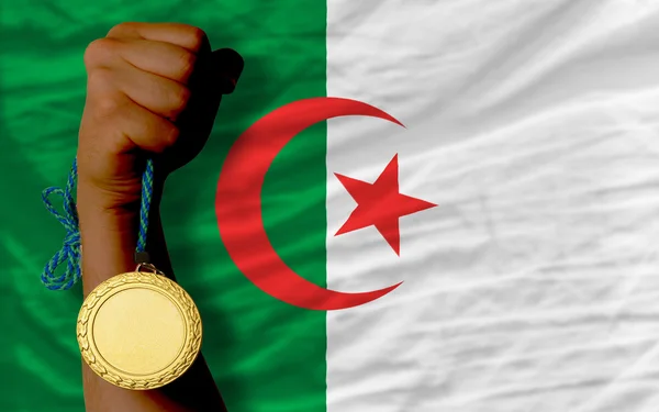 Goldmedaille für Sport und algerische Nationalflagge — Stockfoto