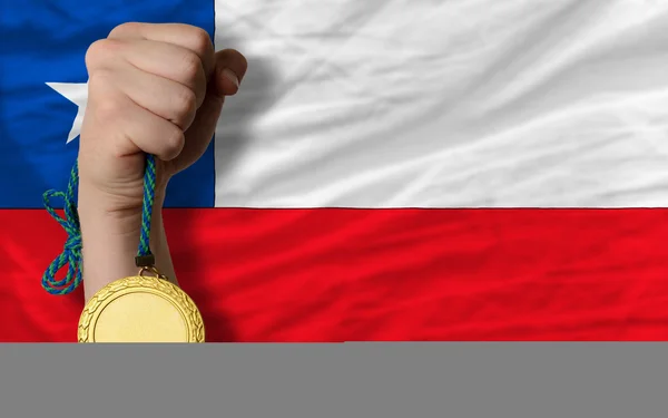 Medalha de ouro pelo esporte e bandeira nacional do chile — Fotografia de Stock