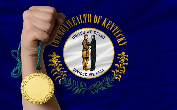 Medalha de ouro por esporte e bandeira do estado americano de kentucky — Fotografia de Stock