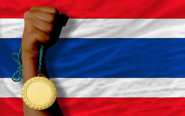 Medalla de oro para el deporte y la bandera nacional de Tailandia —  Fotos de Stock