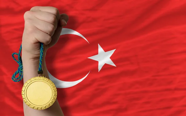 Gouden medaille voor sport en nationale vlag van Turkije — Stockfoto