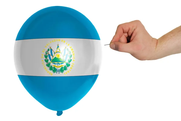 Взрыв воздушного шара цвета под национальным флагом Сальвадора — стоковое фото