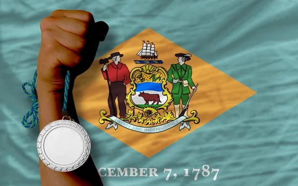 Médaille d'argent pour le sport et le drapeau de l'état américain du delaware — Photo