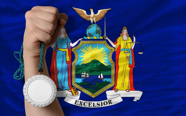 Médaille d'argent pour le sport et le drapeau de l'état américain de New York — Photo