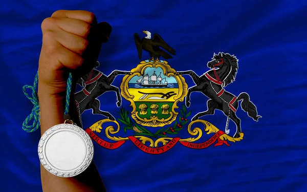 Médaille d'argent pour le sport et le drapeau de l'état américain de pennsylvan — Photo