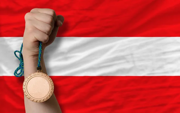 Bronzen medaille voor sport en nationale vlag van Oostenrijk — Stockfoto