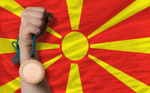 Medalla de bronce para el deporte y la bandera nacional de macedonia — Foto de Stock