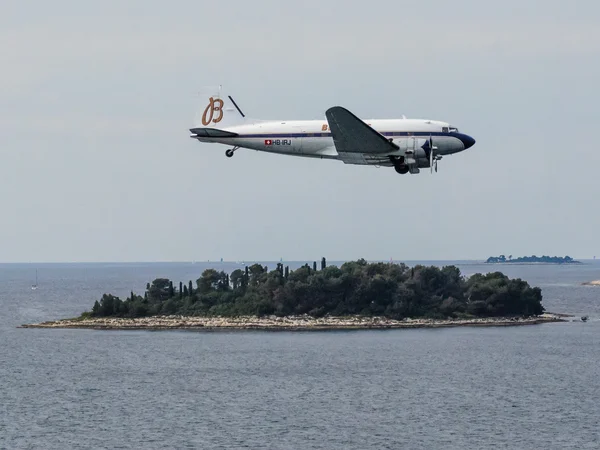 ROVINJ, CROATIE - 13 AVRIL 2014 Avions d'exposition au Red Bull — Photo