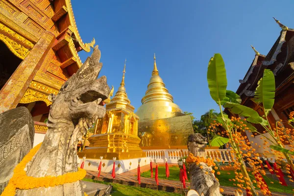位于泰国清迈市的Wat Phra Singh Woramahawihan金塔或佛塔 泰国建筑 旅游景点地标 — 图库照片