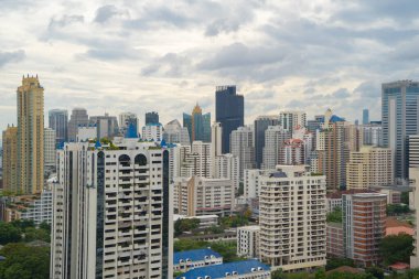 Tayland 'ın başkenti Skyline' ın havadan görüntüsü. Finansal bölge ve Asya 'nın akıllı kentsel kentindeki iş merkezleri. Gün batımında gökdelen ve yüksek binalar.