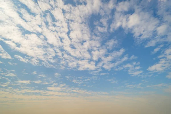 Cielo Atardecer Fondo Abstracto Naturaleza Dramático Azul Con Nubes Color — Foto de Stock