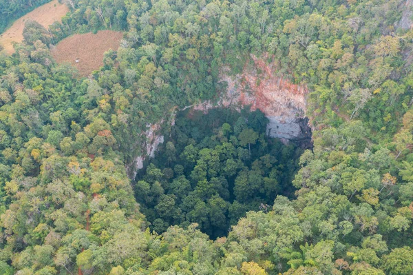 Bovenaanzicht Vanuit Lucht Spirit Well Cave Pang Mapha District Mae — Stockfoto