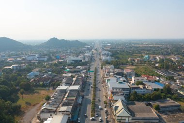 Tayland 'daki Ratchaburi siluetinin havadan görüntüsü. Asya 'daki şehir. Mimari manzara geçmişi.