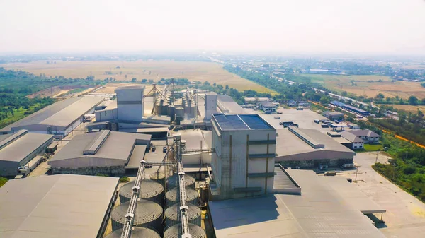 Luftaufnahme Von Der Fabrikindustrie Stromturmbau Energie Transport Logistik Oder Umweltkonzept — Stockfoto