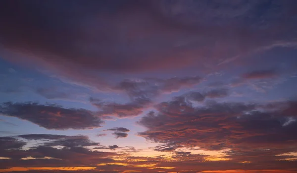 Sonnenuntergang Abstrakter Hintergrund Der Natur Dramatisches Blau Mit Orangefarbenen Wolken — Stockfoto