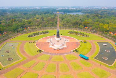 Phutthamonthon 'un havadan görünüşü, Bangkok City, Tayland. Tayland Budist tapınağı mimarisi. Turistik bölge simgesi.