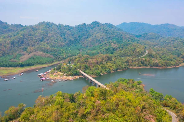 Luftaufnahme Der Mon Brücke Mit Wohnhäusern Dorf Mon Naturbäumen Sangkhlaburi — Stockfoto