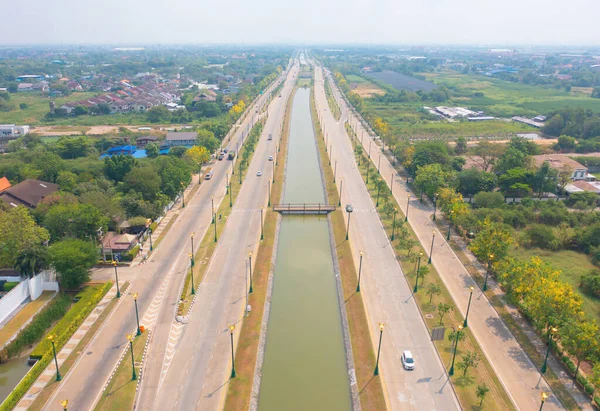 Thanon Utthayan Axis Karayolu Otobanda Giden Arabaların Hava Görüntüsü Köprü — Stok fotoğraf