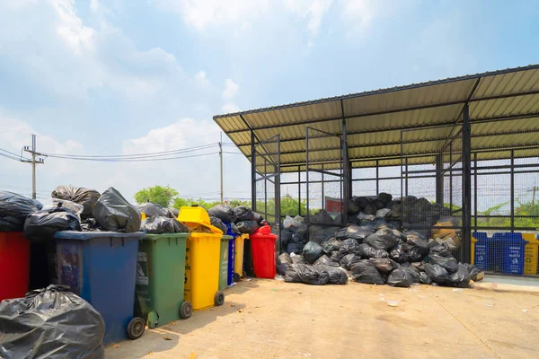 Stapel Van Verschillende Soorten Grote Afvalberg Plastic Zakken Afval Industriële — Stockfoto