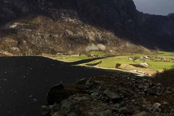 Údolí v Norsku v přiléhavější počasí — Stock fotografie