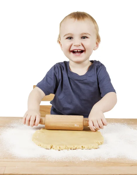 Niño haciendo galletas — Foto de Stock