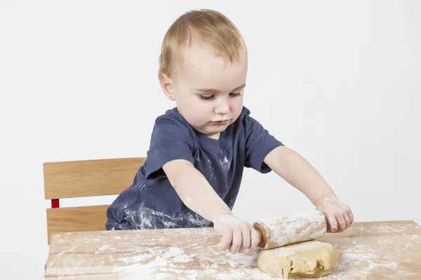 Child making cookies — Stock Photo, Image