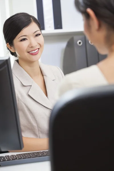 Asiática china mujer o mujer de negocios en reunión —  Fotos de Stock