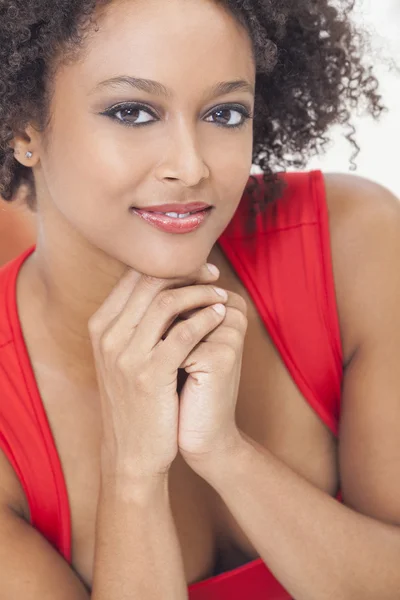 Chica afroamericana de raza mixta feliz —  Fotos de Stock