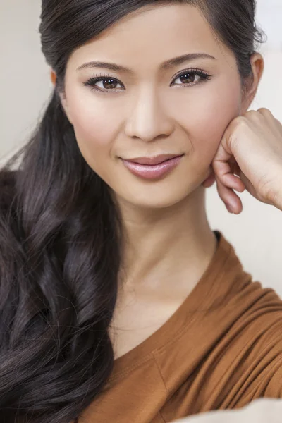 Portrait Beautiful Young Asian Chinese Woman — Stock Photo, Image