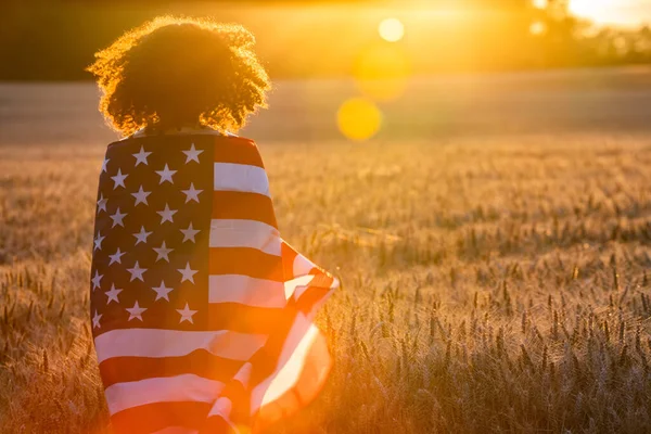 Gemischte Rasse Afroamerikanerin Teenager Weibliche Junge Frau Einem Feld Von — Stockfoto