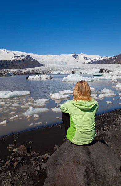 Mudança Climática Global Warming Concept Young Woman Female Hiker Wearing — Fotografia de Stock