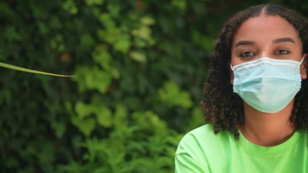 Linda Feliz Sorrindo Misto Raça Afro Americana Menina Biracial Adolescente — Vídeo de Stock