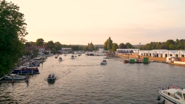 Henley Thames Inglês Julho 2018 Barcos Recreio Rio Henley Thames — Vídeo de Stock