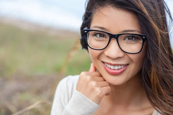 Portrait Beautiful Chinese Asian Girl Young Woman Perfect Teeth Wearing — Zdjęcie stockowe