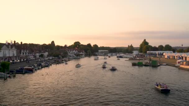 Henley Thames Inglês Julho 2018 Barcos Recreio Rio Henley Thames — Vídeo de Stock