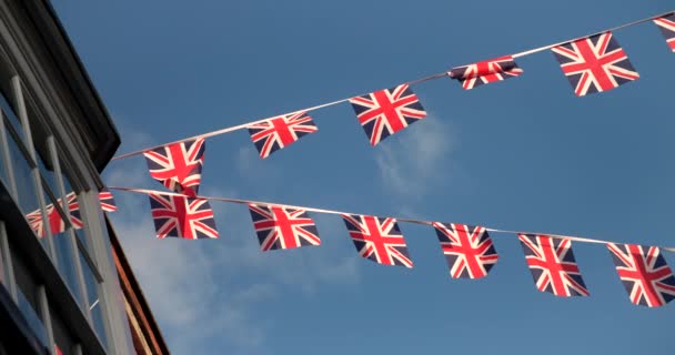 Flagi Union Jack Pływające Domów Ulicach Anglii Wielka Brytania Wielka — Wideo stockowe