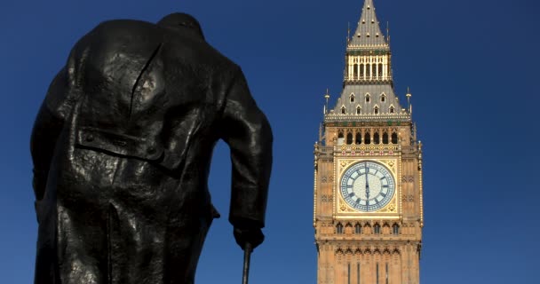 Airplane Flying Big Ben Houses Parliament Rear View Winston Churchill — Video