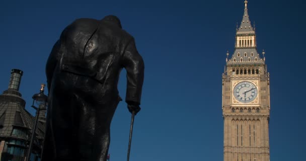 Airplane Flying Big Ben Houses Parliament Rear View Winston Churchill — ストック動画