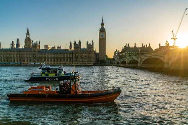 Důvody Parlamentu Londýna Anglie Června2022 Police Rnli Rescue Boats River — Stock fotografie