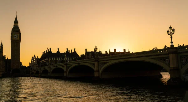 Panorama Anonymous People Tourists Walking Westminster Bridge Houses Parliament Big — Stock fotografie