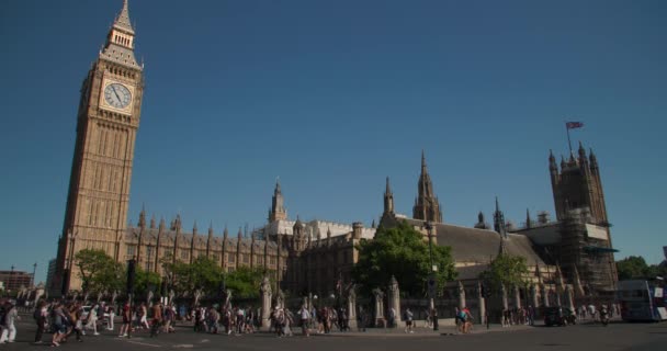 Big Ben Londres Inglaterra Reino Unido Junio 2022 Personas Taxis — Vídeo de stock